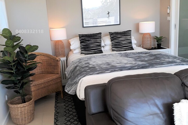 Room 11 of 24