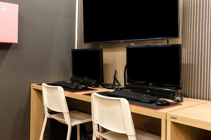 Room 8 of 21
