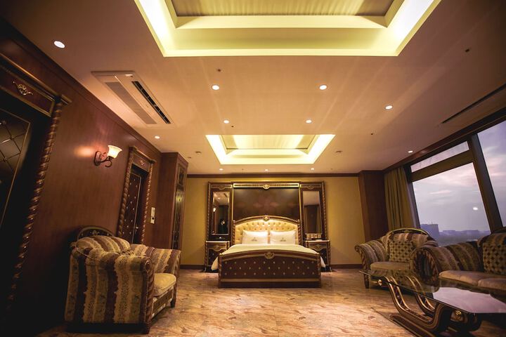 Room 13 of 69