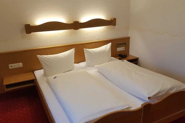 Room 9 of 53