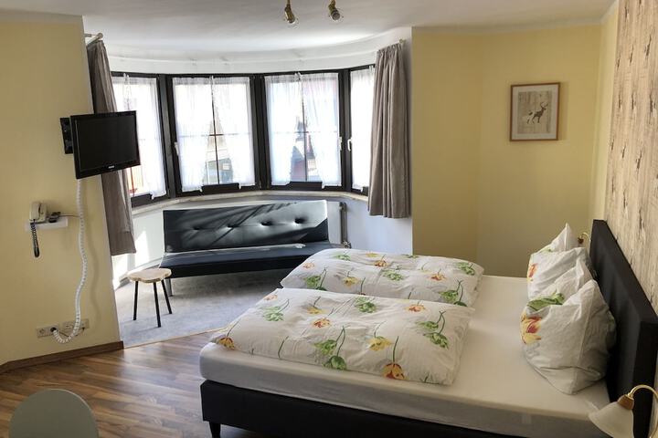 Room 4 of 37