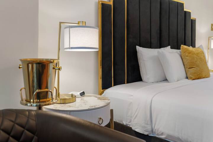 Room 32 of 115