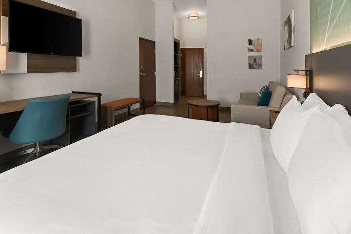 Room 7 of 38