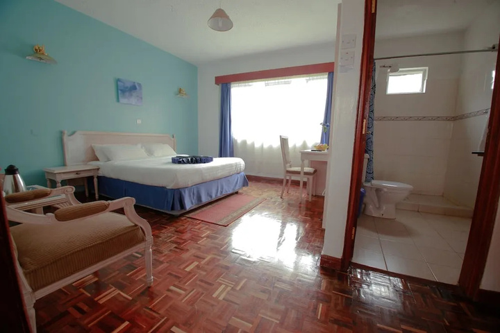 Room 2 of 10