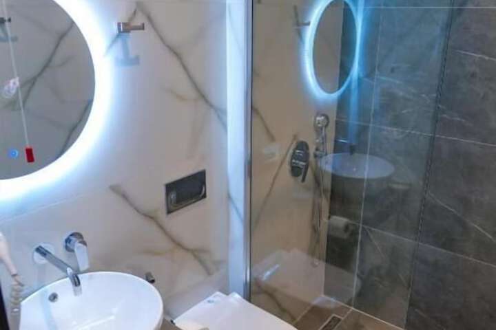 Room 46 of 61