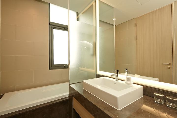 Room 21 of 39