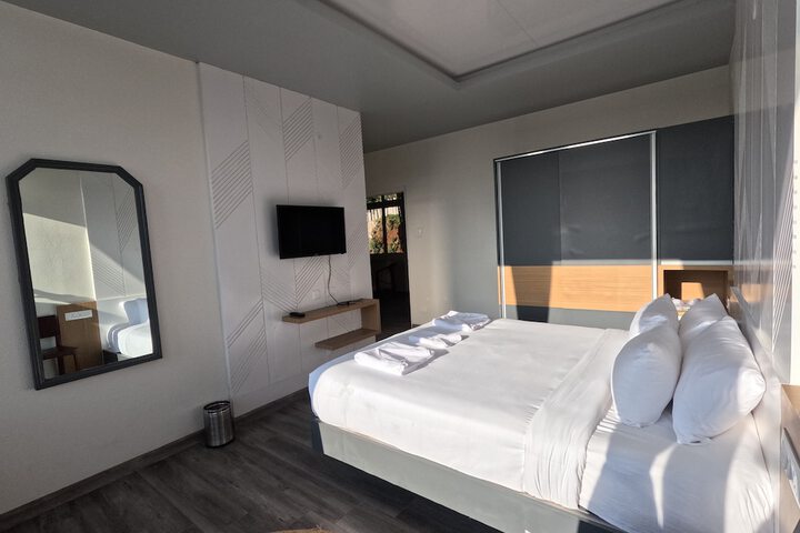 Room 21 of 90