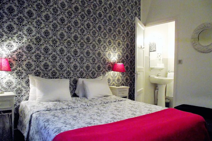 Room 18 of 239