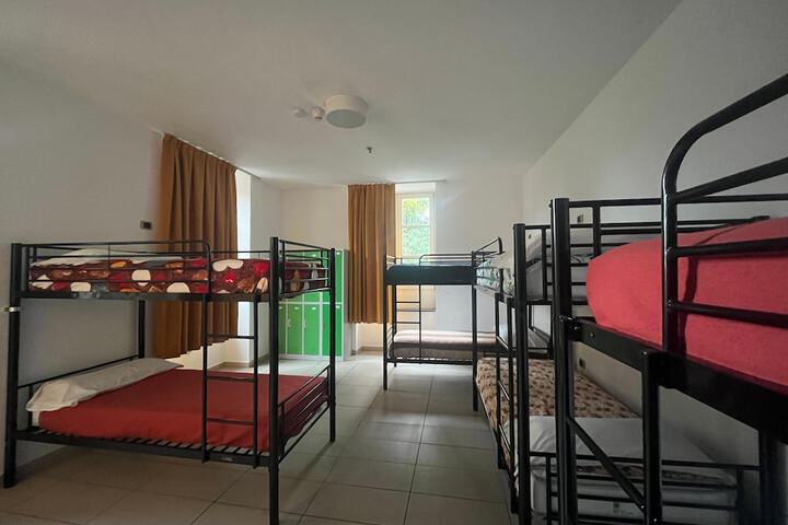 Room 16 of 61