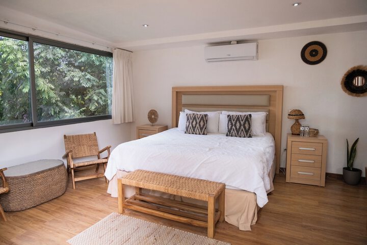 Room 28 of 120