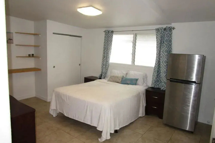 Room 3 of 8