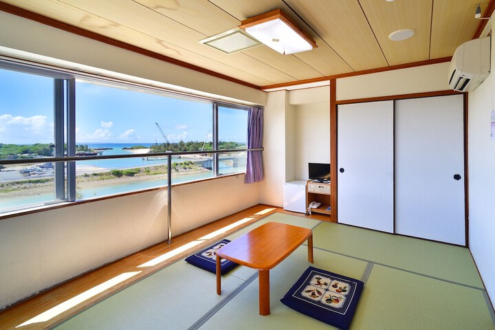 Room 6 of 38