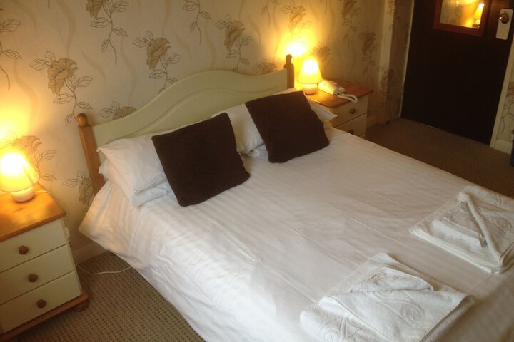 Room 4 of 132