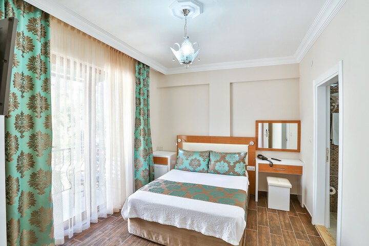 Room 5 of 39