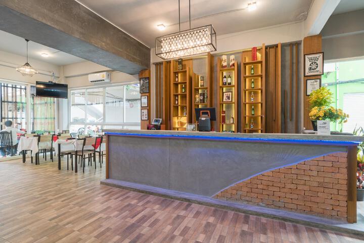 HANGOVER INN