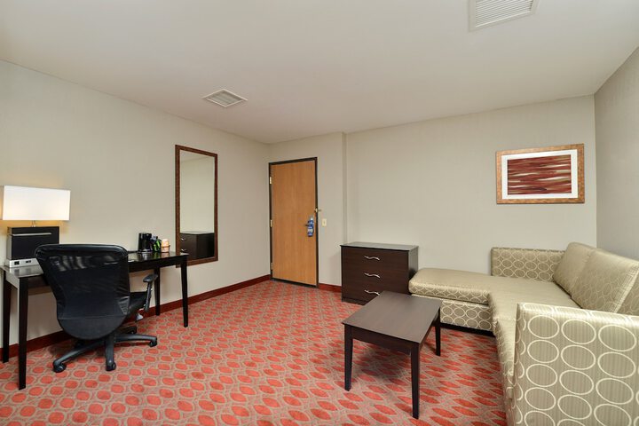 1 King Bed (10 of 21)