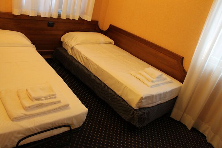 Room 21 of 110