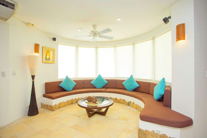 Room 105 of 208