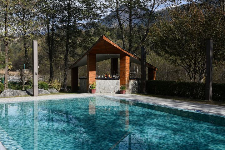 Pool 93 of 166