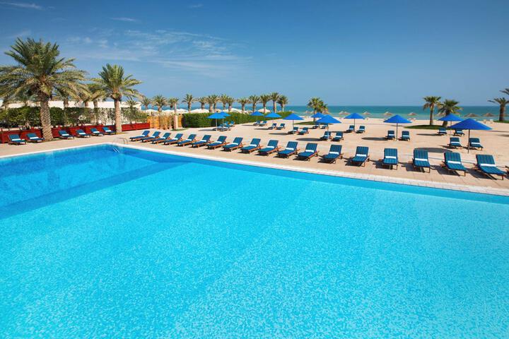 Hotel Pool