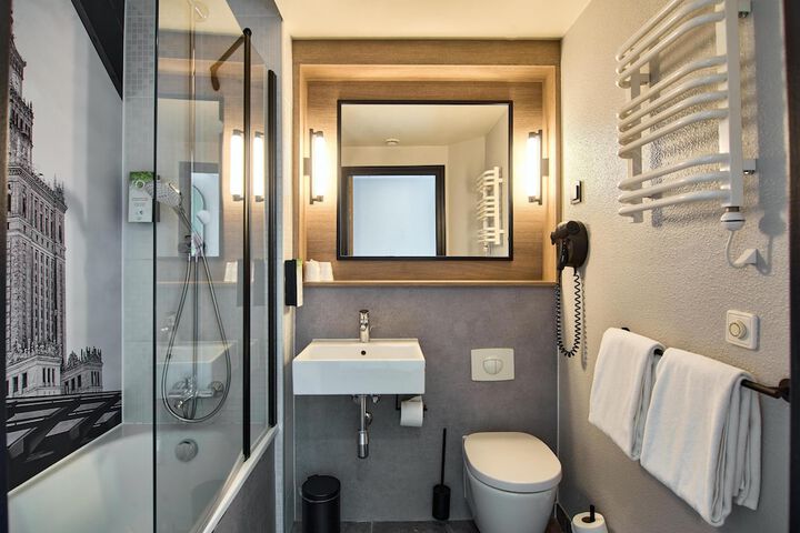 Room 20 of 49