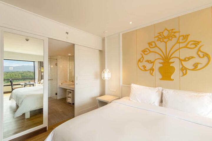 Room 47 of 182