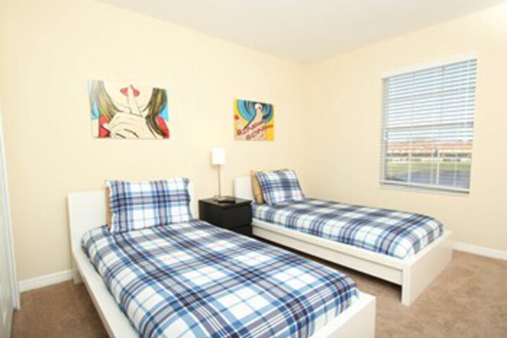 Room 25 of 25