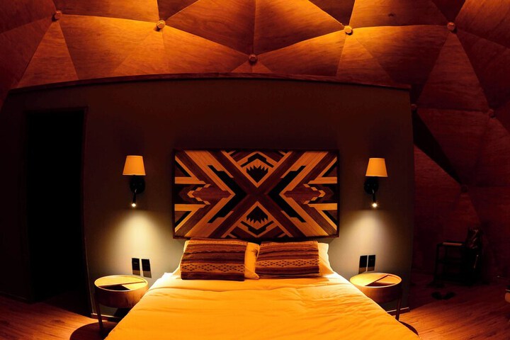 Room 17 of 28