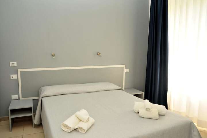 Room 16 of 62