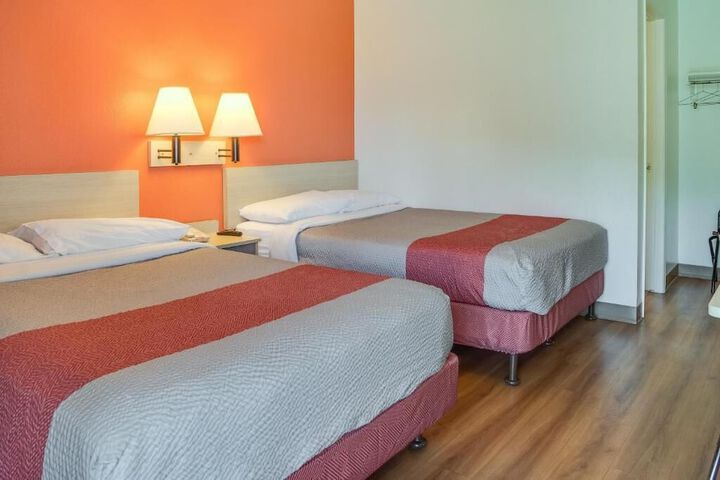 Room 21 of 29