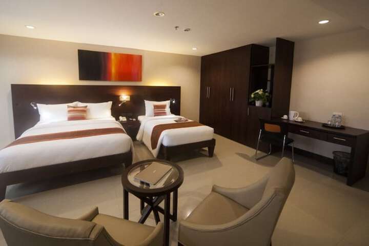 Room 15 of 40