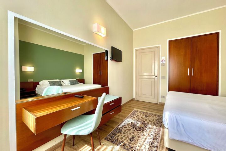 Room 26 of 74