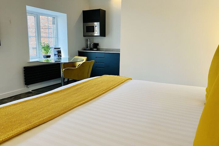 Room 4 of 37