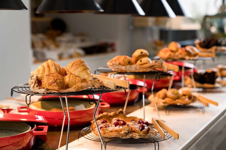 Breakfast/Coffee Service 69 of 136