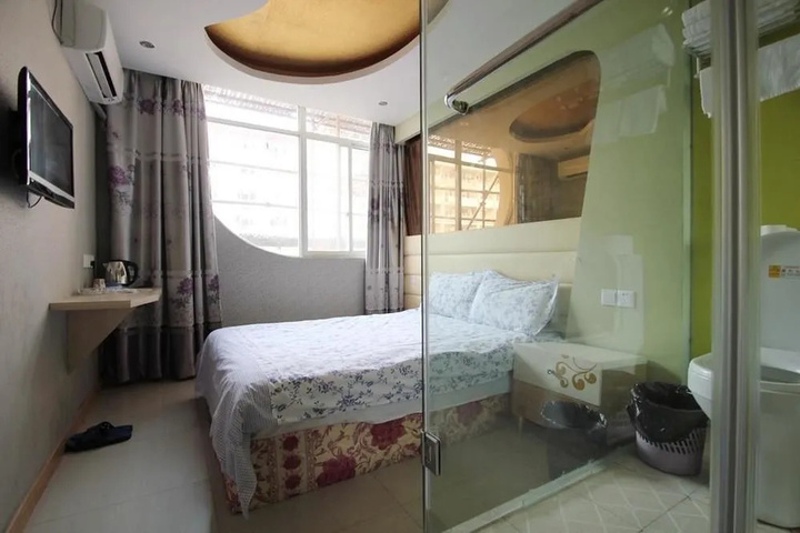 Room 4 of 21