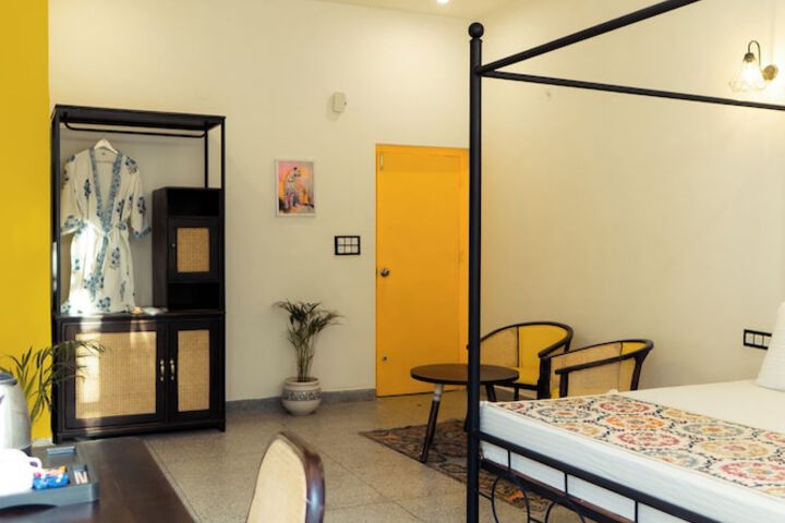 Room 9 of 78