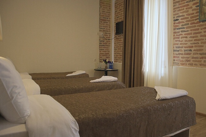 Room 12 of 134
