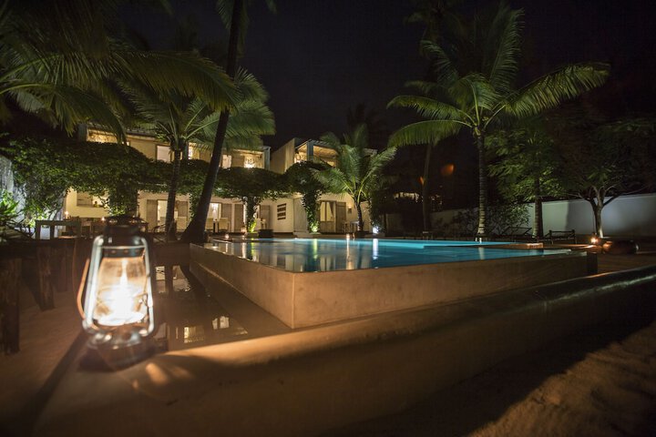Pool 16 of 33