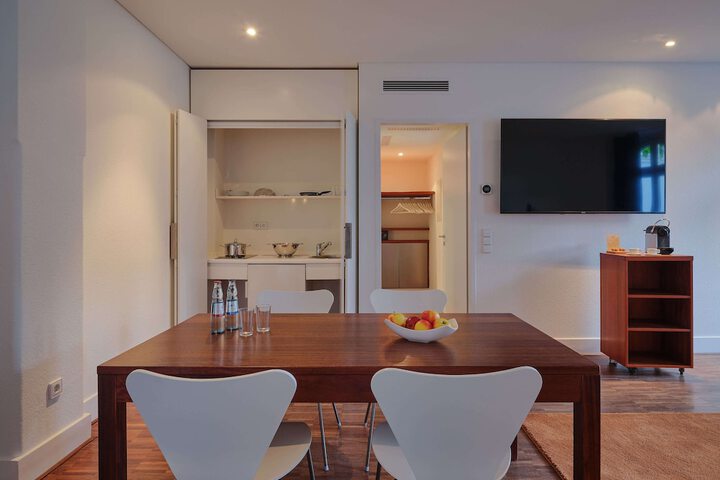 Room 9 of 36