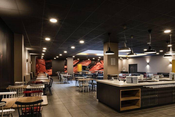 Dining 57 of 76