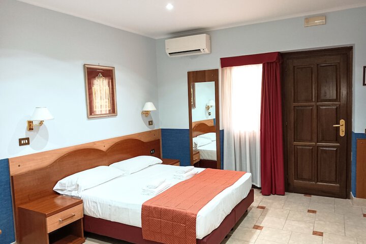 Room 14 of 71