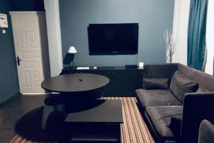 Room 4 of 11