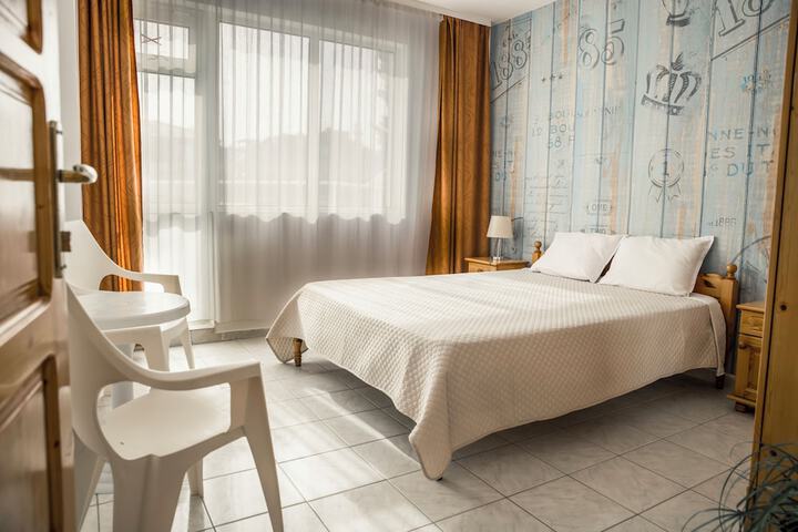 Room 82 of 146