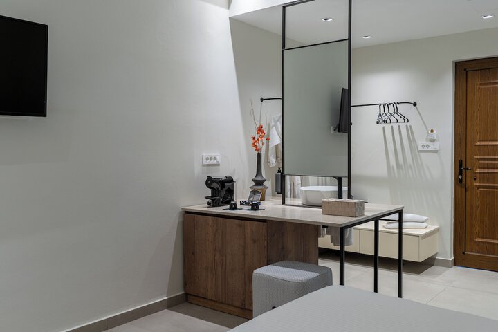 Room 3 of 13
