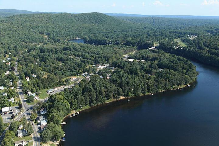 The Elms Waterfront Cottages