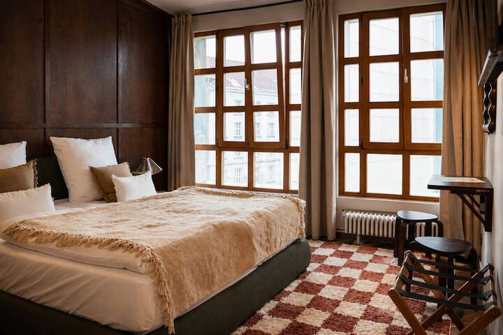 Room 62 of 147