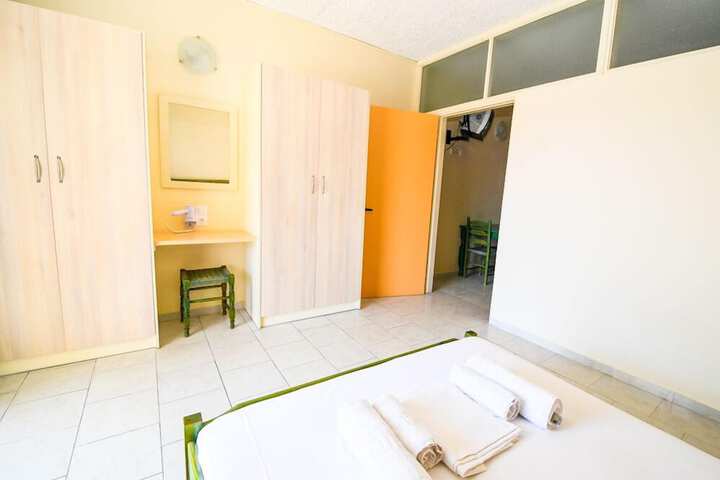 Room 16 of 46