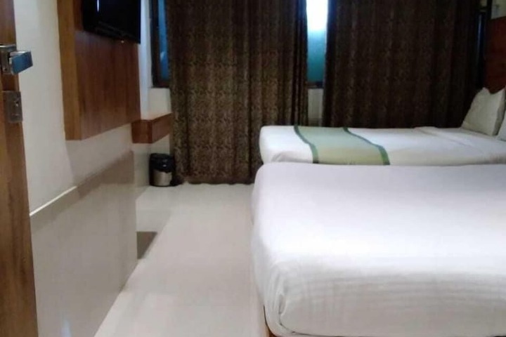 Room 33 of 90