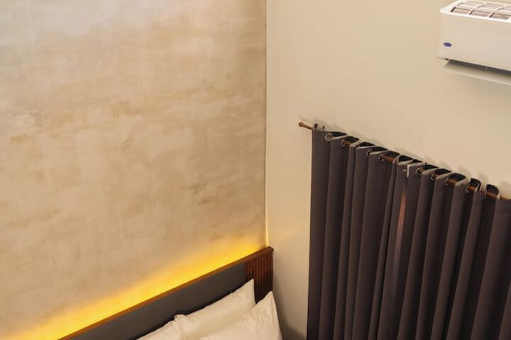 Room 14 of 63