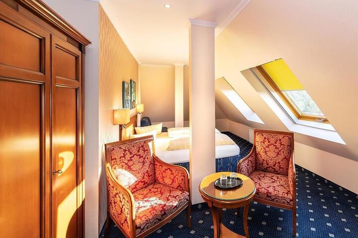 Room 15 of 40